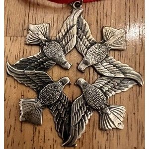 1971 Wallace Sterling Silver Peace on Earth Ornament w/ 4 Doves 28 gr. Medallion